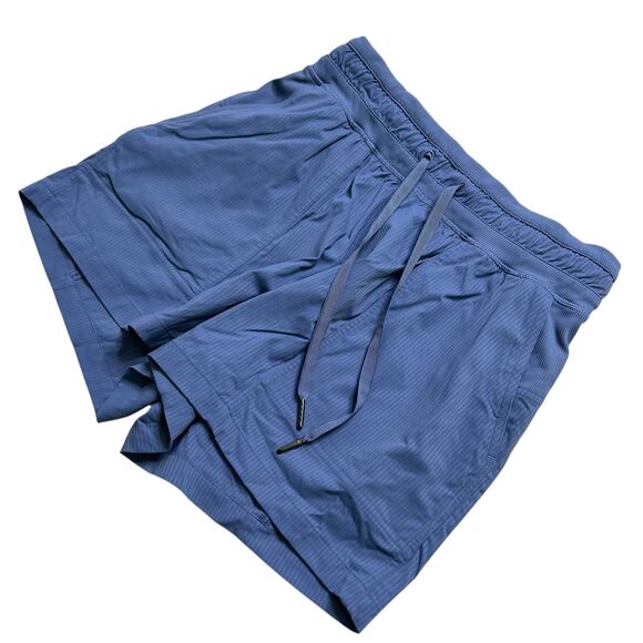 Lululemon Women’s Blue Drawstring Athletic Shorts Size 4 Lightweight gym workout - Picture 11 of 13